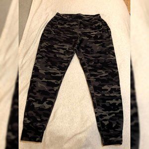 Men's Alphalete Premium Joggers - Gray Camo
